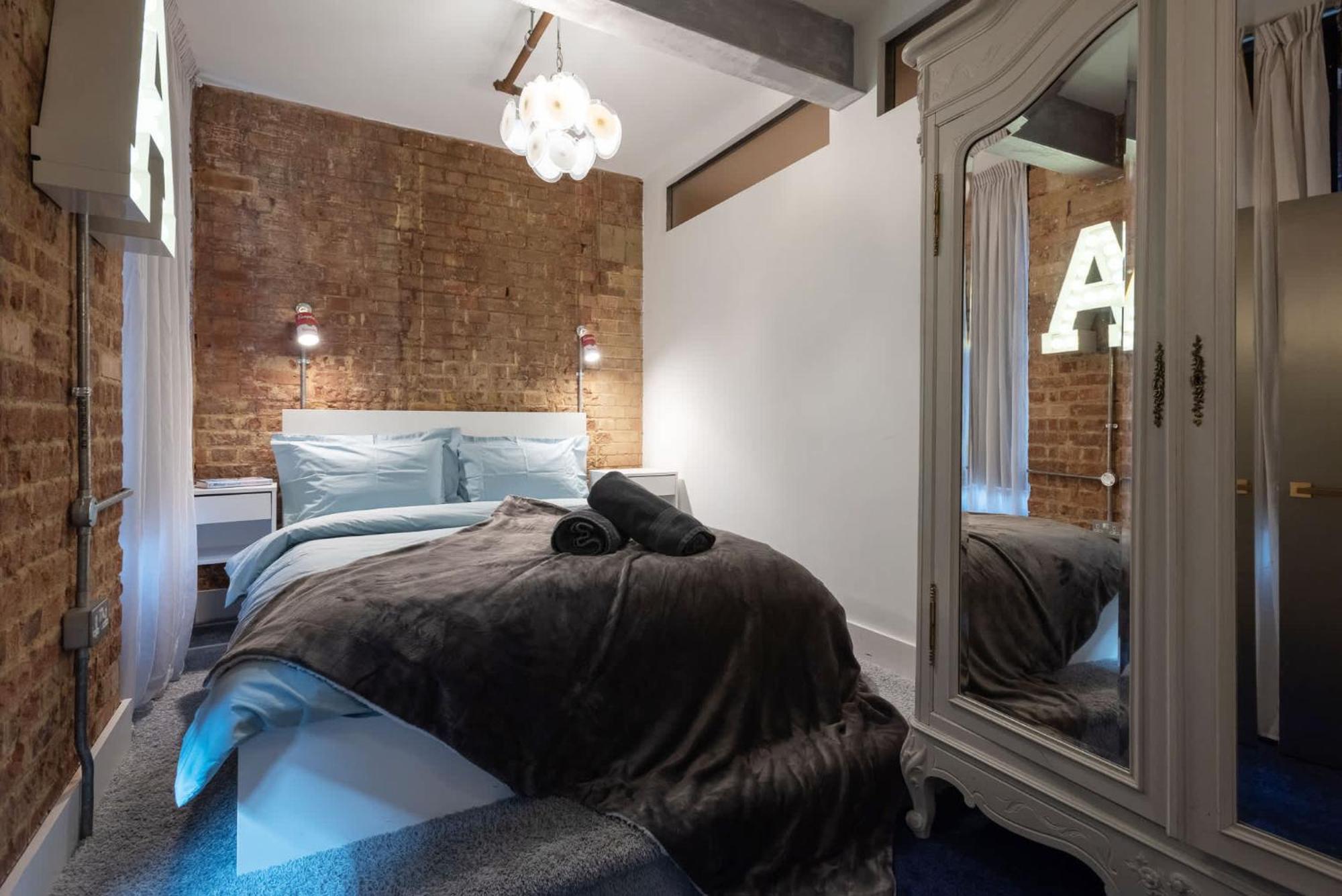 Amazingly Luxurious Loft Apartment, Soho - 3 Bedrooms, 2 Bath & Office Londra Exterior foto