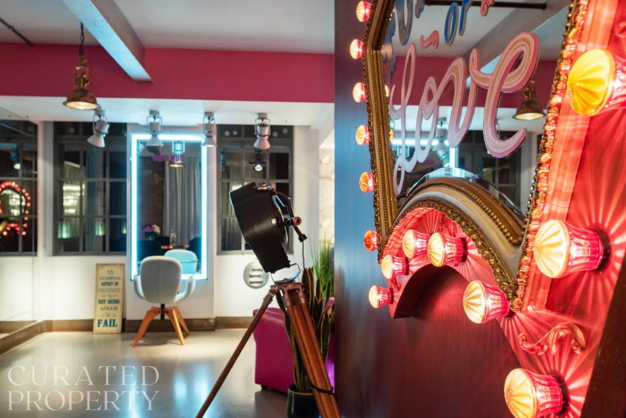 Amazingly Luxurious Loft Apartment, Soho - 3 Bedrooms, 2 Bath & Office Londra Exterior foto