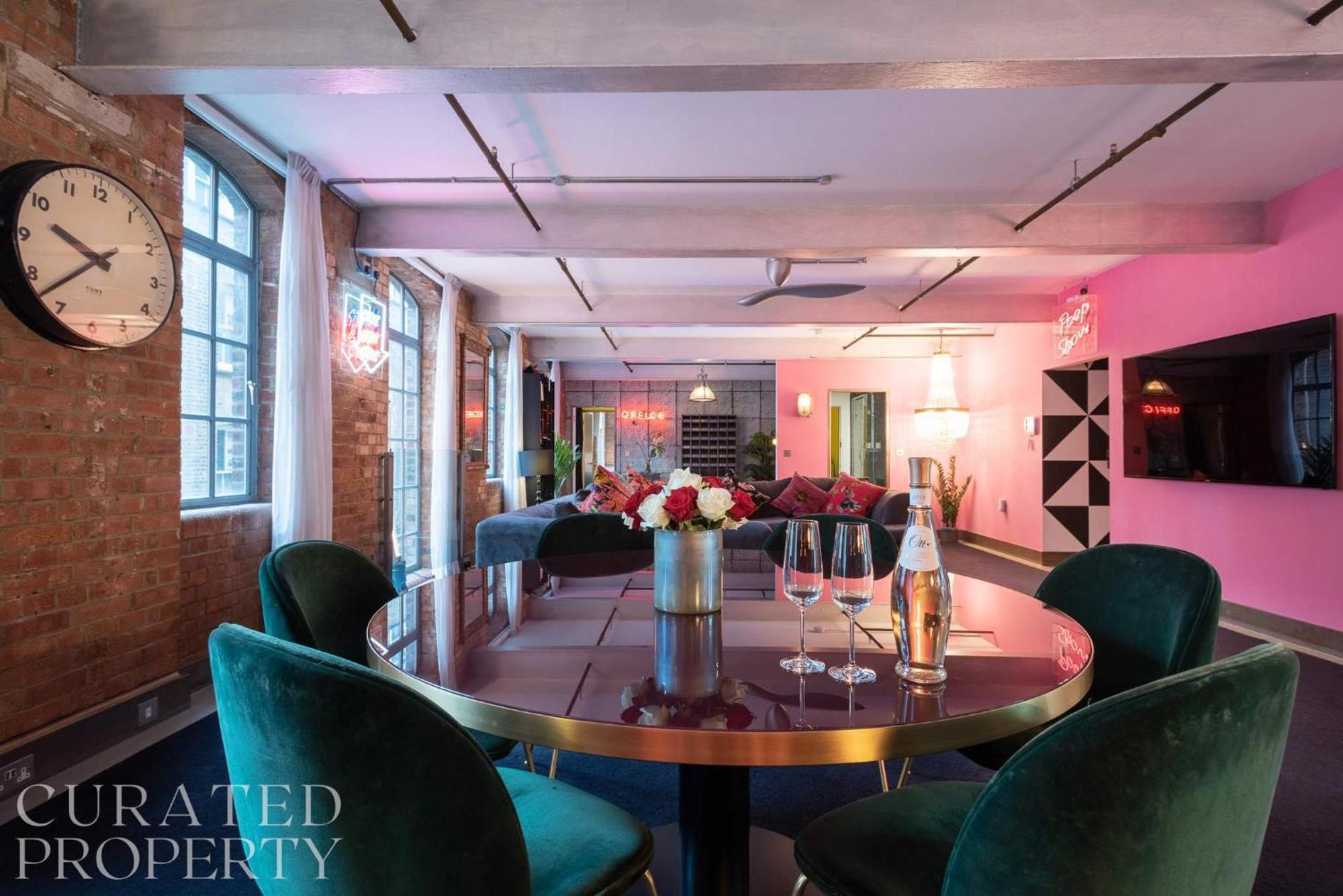 Amazingly Luxurious Loft Apartment, Soho - 3 Bedrooms, 2 Bath & Office Londra Exterior foto